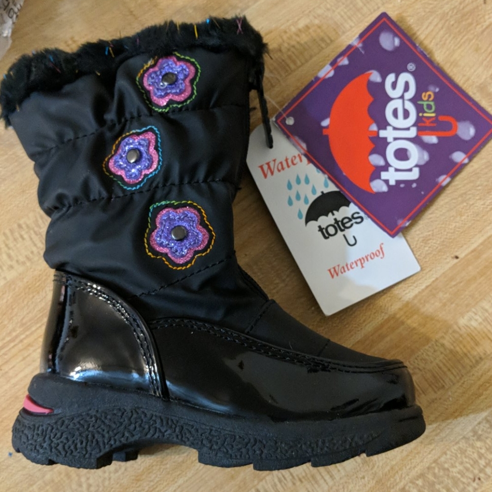 NWT totes winter snow boots